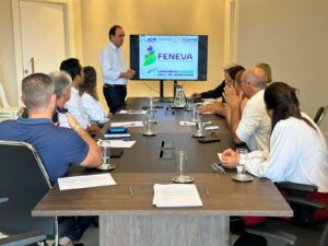 Presidente da ACIP, Roberto Bandeira, apresenta Projeto da Feneva Tech em entrevista coletiva